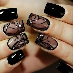 Press-On Nails, NIB, Pretty, Goth, Manicure in Minutes